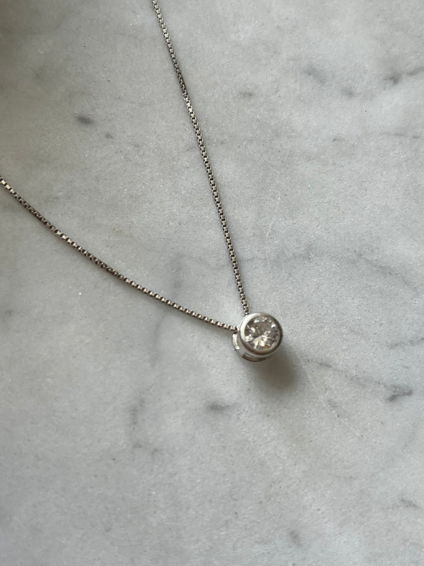 Cadena veneciana 40cm con punto de luz