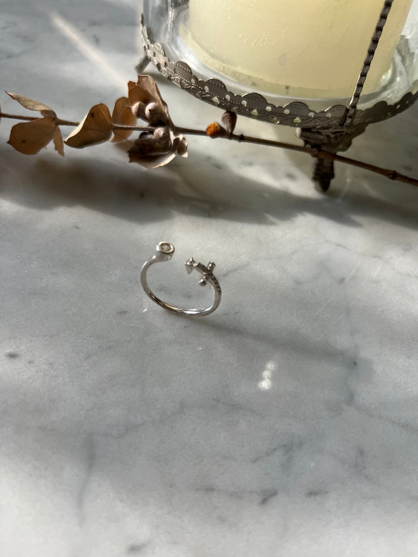 Anillo cruz circón ajustable en plata