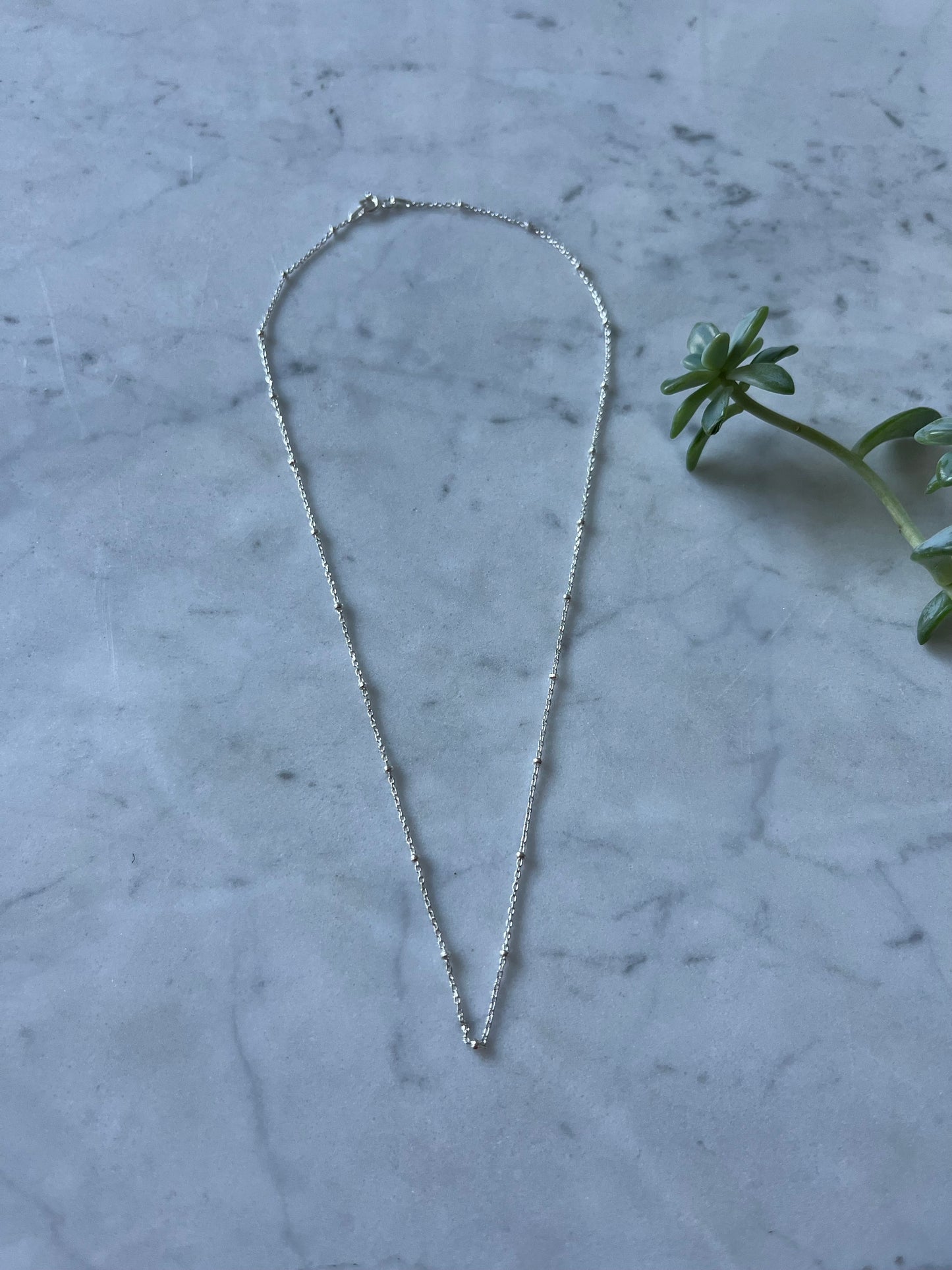 Cadena bolitas plata 40cm