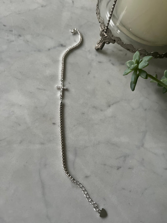 Pulsera Tenis con Circones y Cruz en Plata