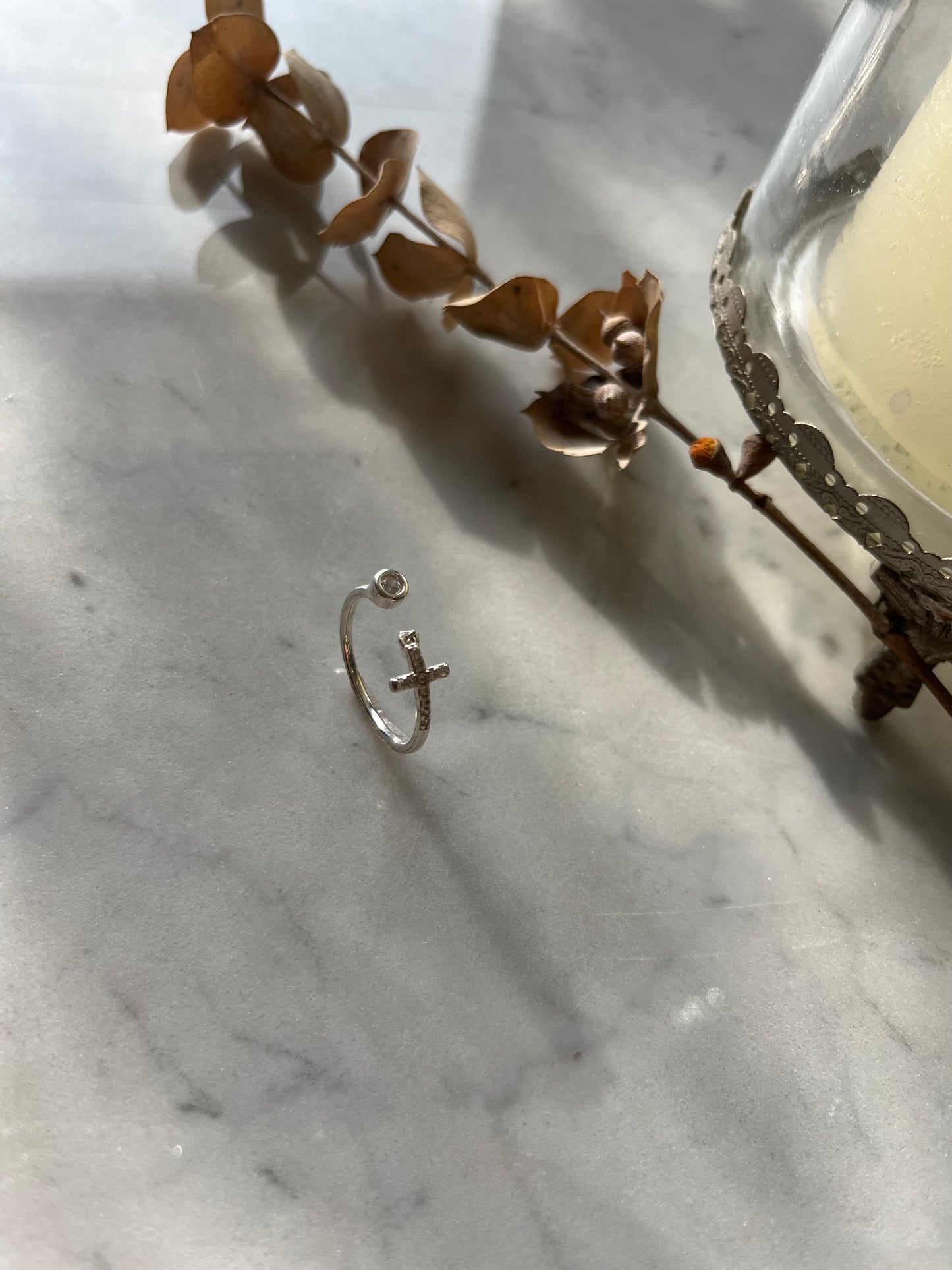 Anillo cruz circón ajustable en plata