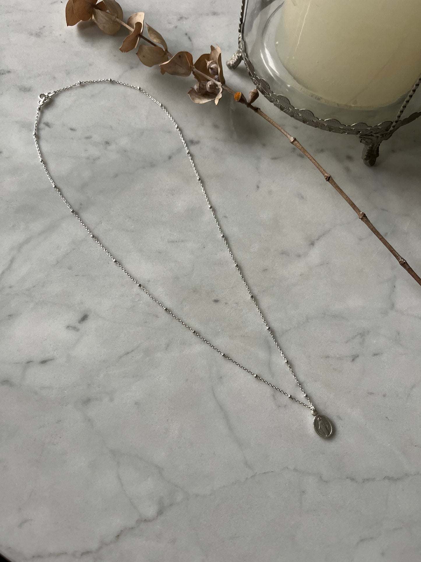 Cadena con virgen de los rayos 45cm