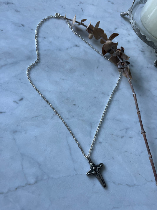 Cruz plata envejecida unisex