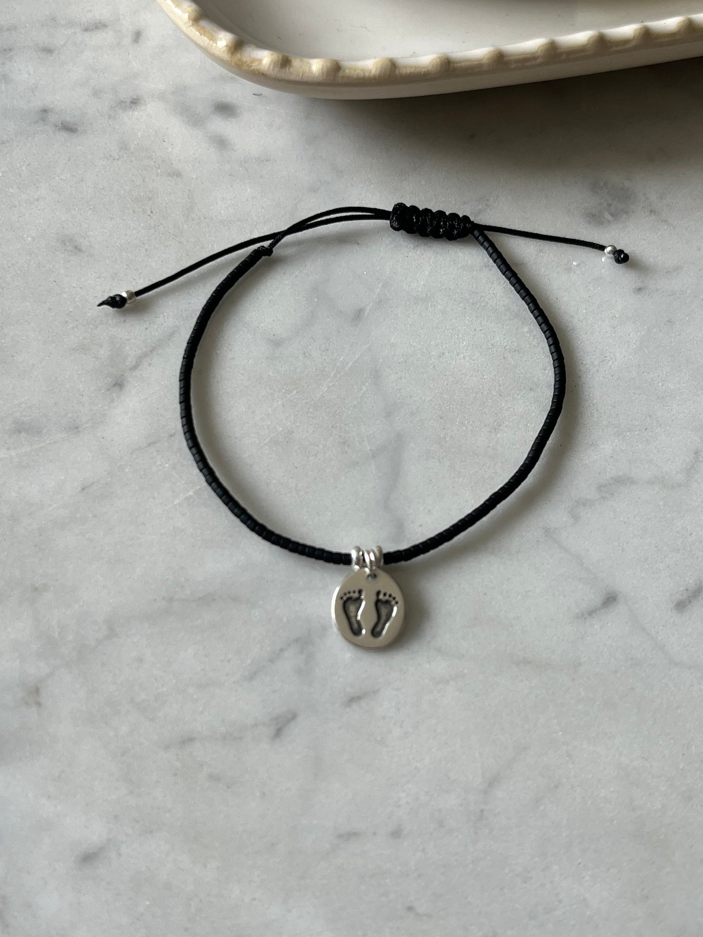 Pulsera de hilo Pasitos de Luz ✨