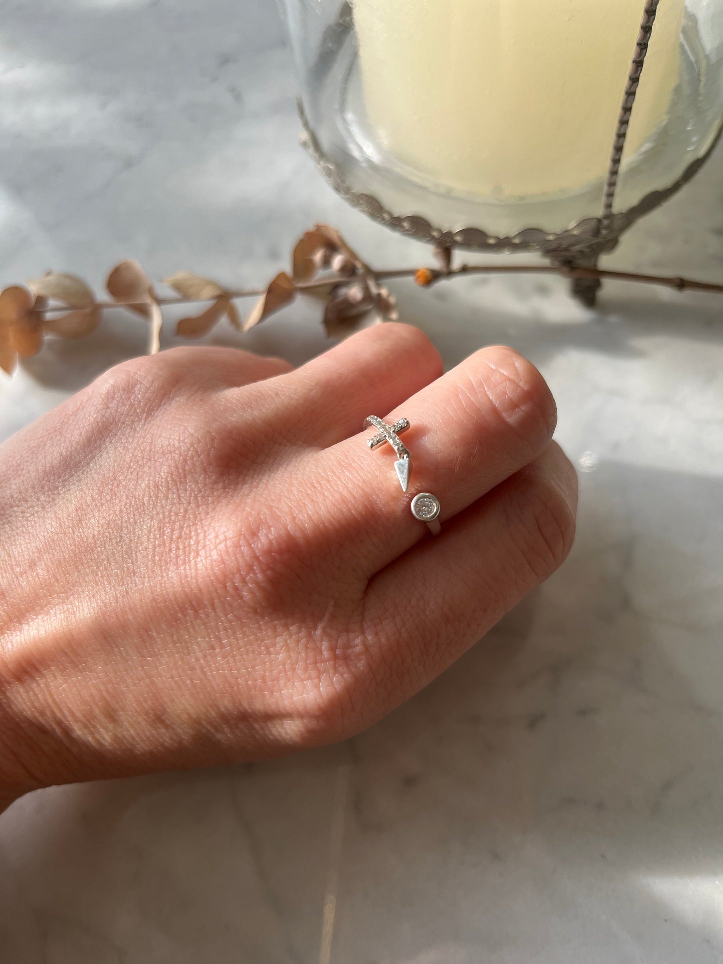 Anillo cruz circón ajustable en plata