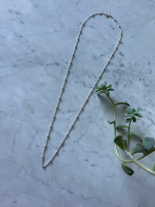 Cadena de 60cm bolitas plata