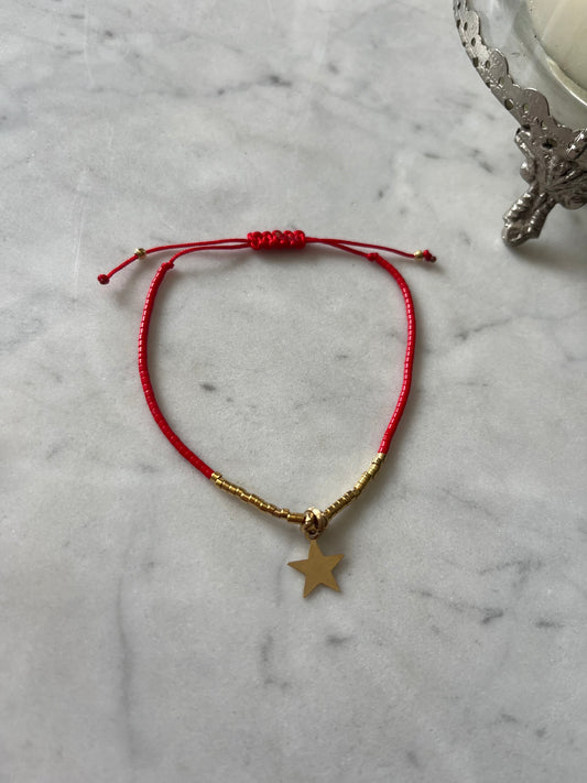 🌟 Pulsera Estrella Dorada – Protección y Brillo Interior 🌟