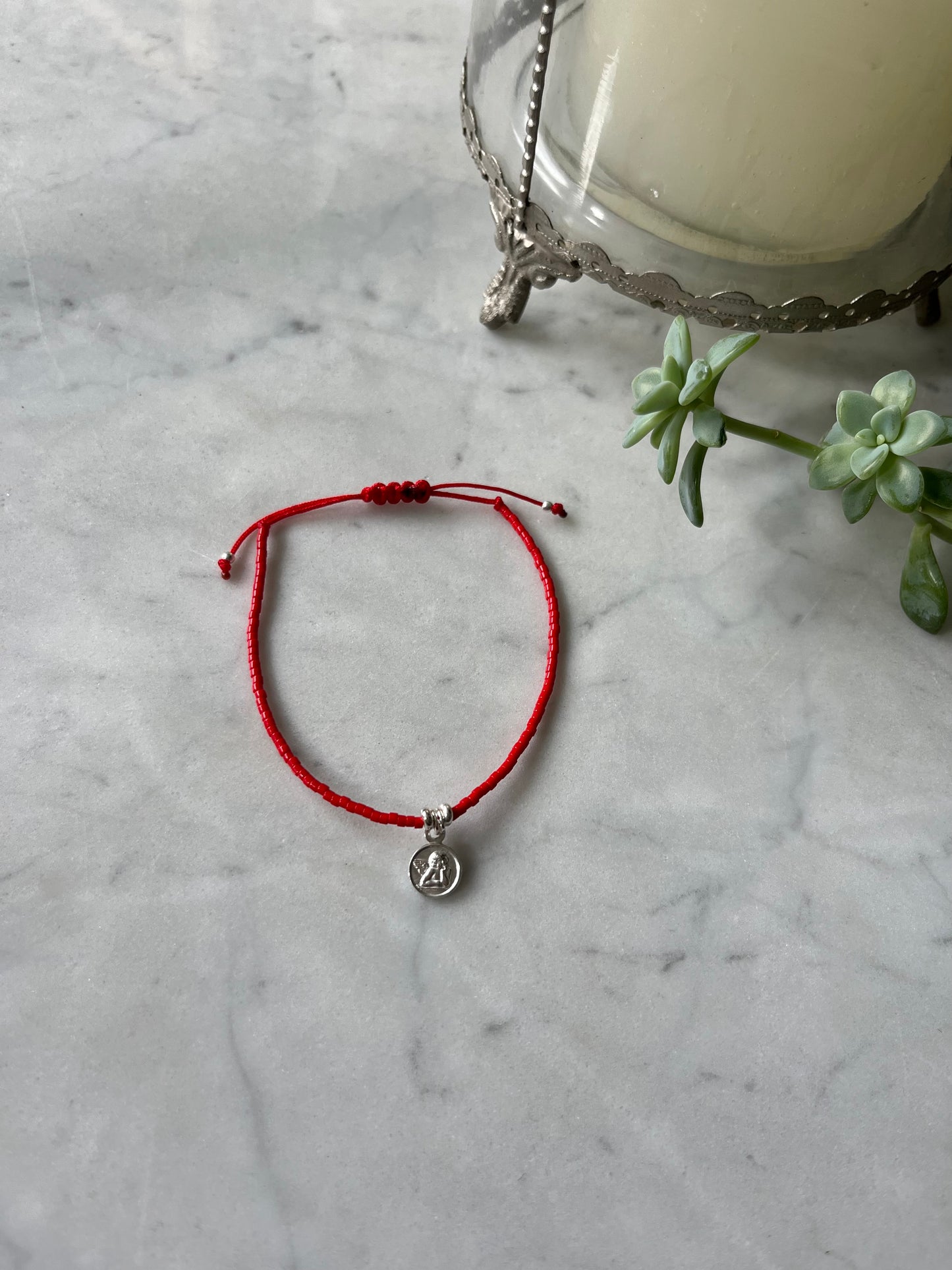 Pulsera Hilo Rojo con Ángel de la Guarda en Plata