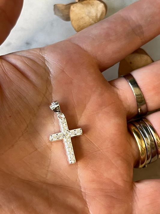 Cruz doble circones blancos y fucsias