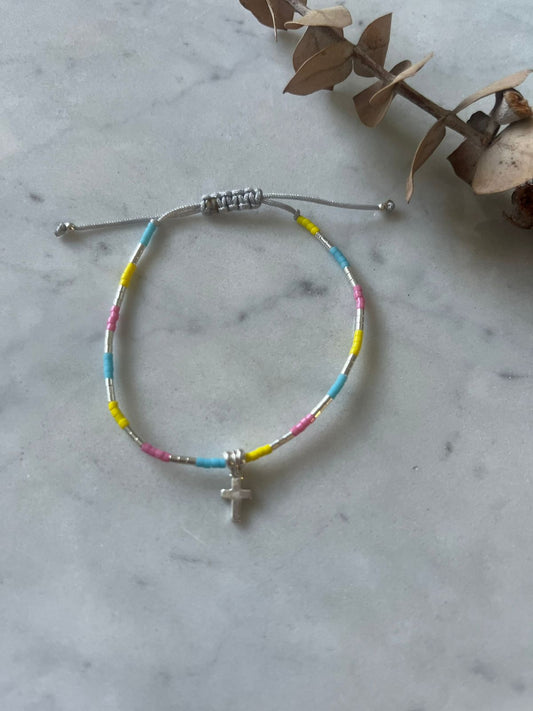 Pulsera de cristales de colores con cruz en plata 🌈✝️✨
