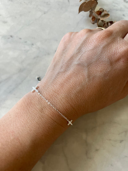 Pulsera cruces y circones
