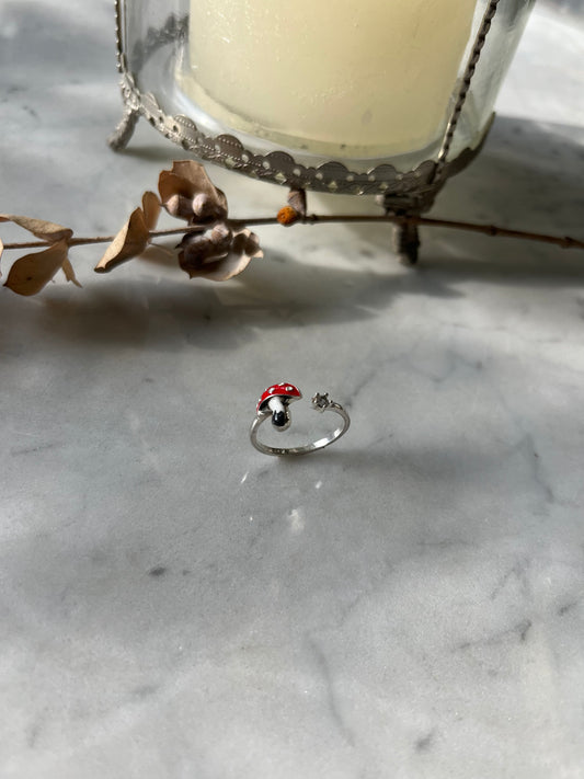 Anillo ajustable de plata con diseño de hongo 🍄✨