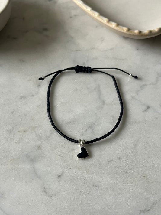 Pulsera hilo negro Fuerza