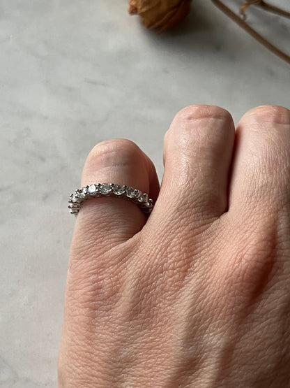 Anillo Eternidad Brillante talla 8