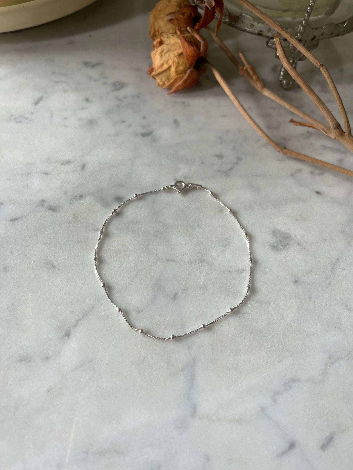 Pulsera bolitas fina en plata