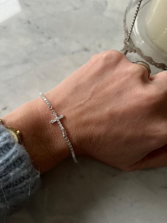 Pulsera Tenis con Circones y Cruz en Plata