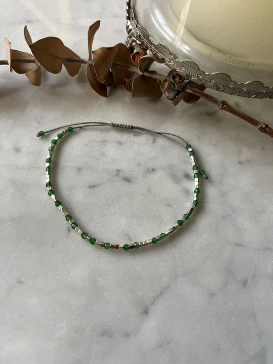 Pulsera Jade  Plata – Energía y Elegancia