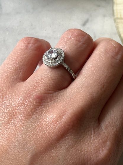 Anillo Halo Doble – Plata 925 con Circones