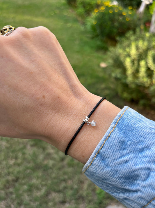 Pulsera de hilo negro, con cristales negros y circón con plata, ajustable de 15cm a 20cm