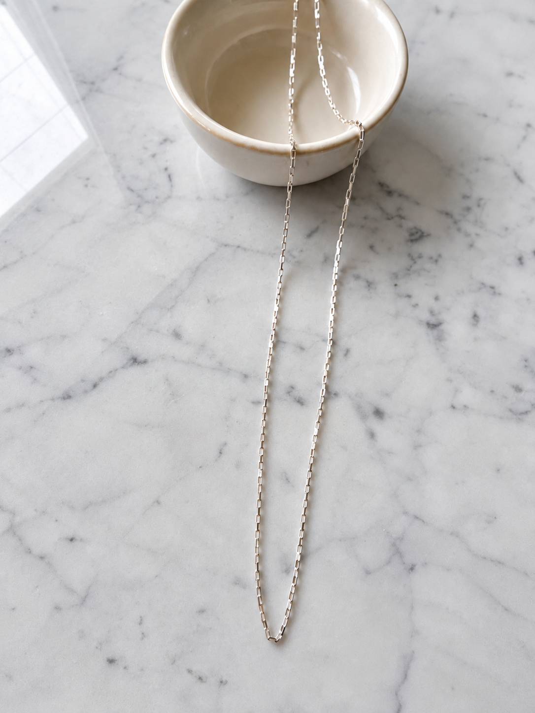 Detalle cadena limada de plata eslabón rectangular – Ana Diseño