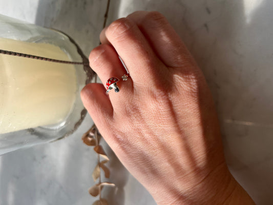 Anillo ajustable de plata con diseño de hongo 🍄✨
