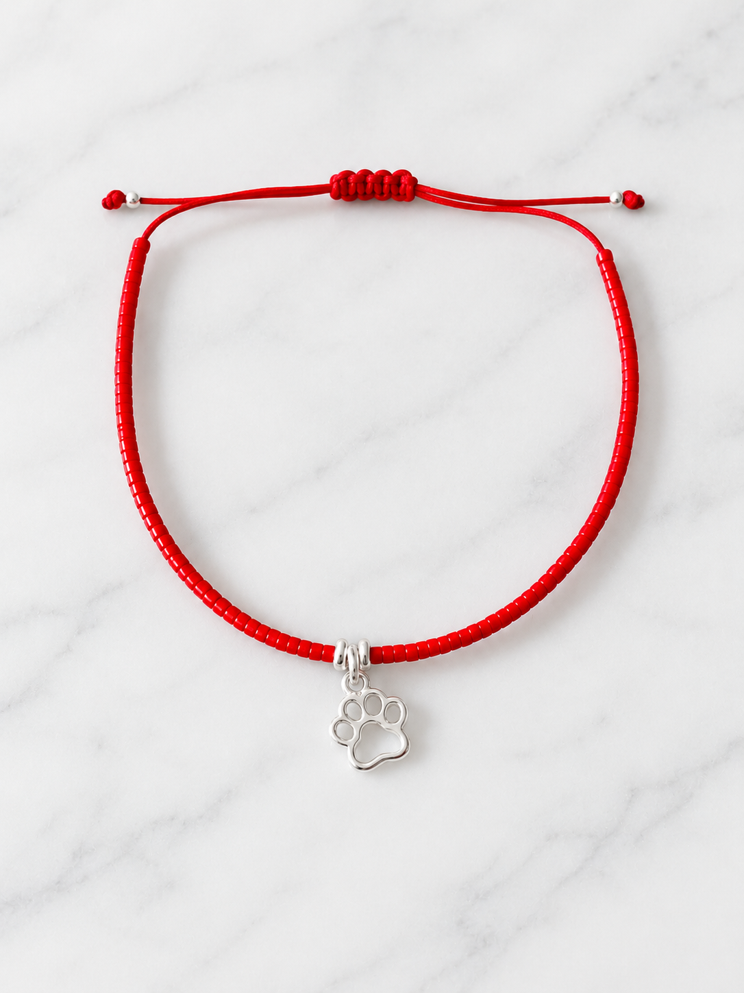 Pulsera hilo rojo Dog Lover con huella de plata – Ana Diseño (foto 3)