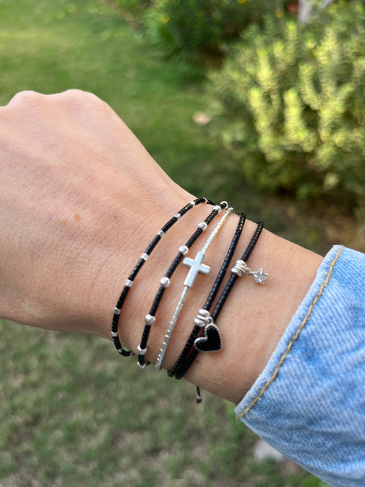 Pulsera de hilo negro, con cristales negros y circón con plata, ajustable de 15cm a 20cm