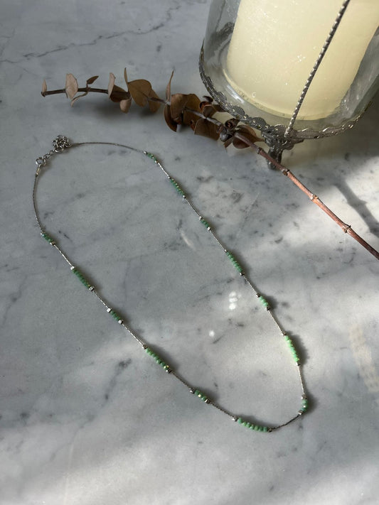 Cadena de plata con cristales verdes , 40cm