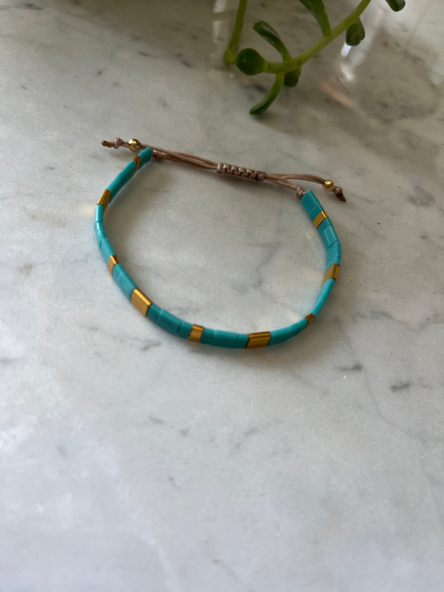 ✨ Pulsera Golden Aqua