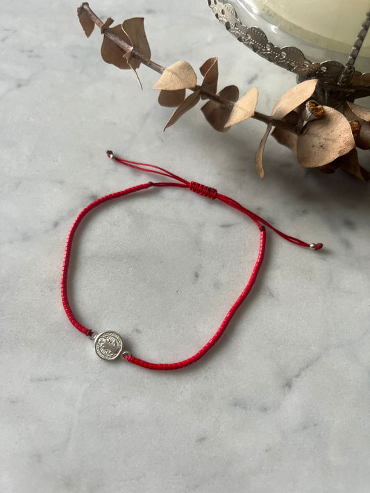 Pulsera San Benito conector con cristales rojos mostacillas de plata, ajustable de 15cm a 20cm