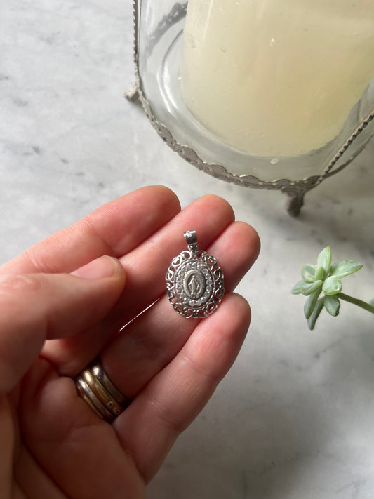 Virgen de los rayos plata y circones