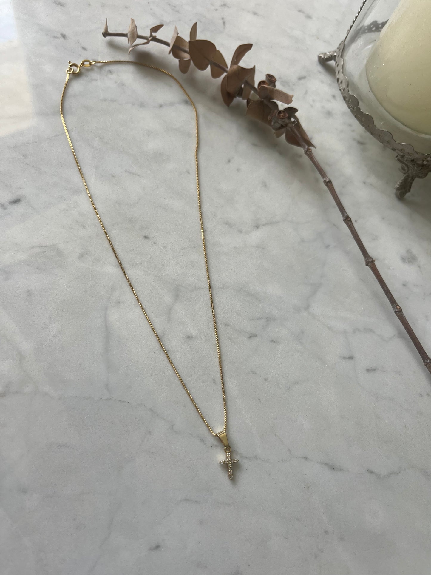 Cadena 45cm baño de oro 24k con mini cruz circones