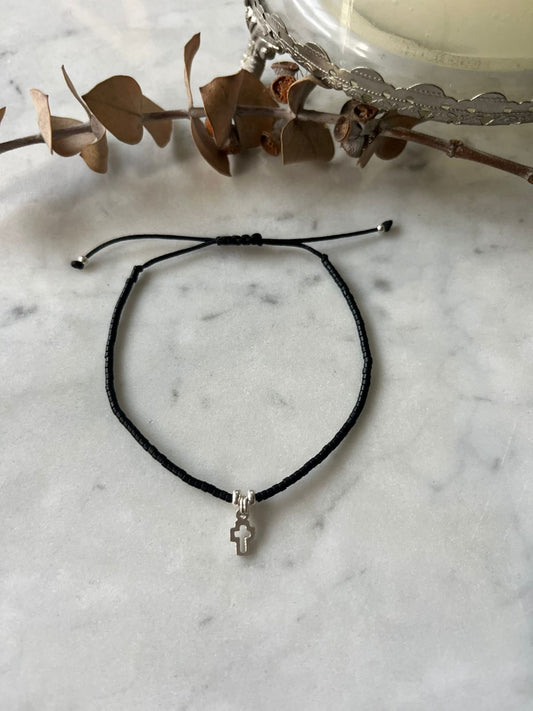 Pulsera Cruz Negra – Fe, fuerza y estilo 🖤✝️