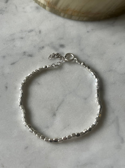 Pulsera mostacilla plata