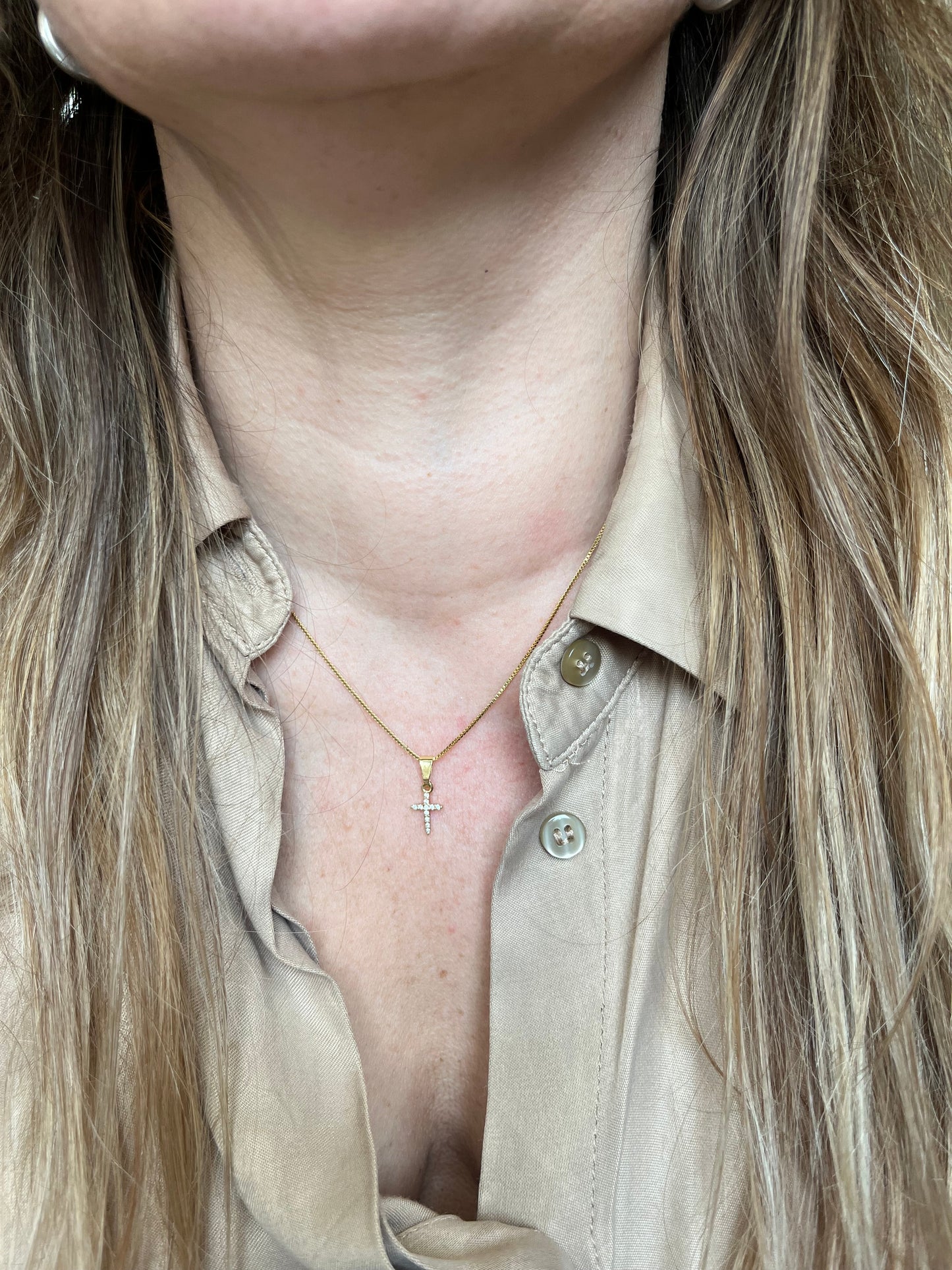 Cadena 45cm baño de oro 24k con mini cruz circones