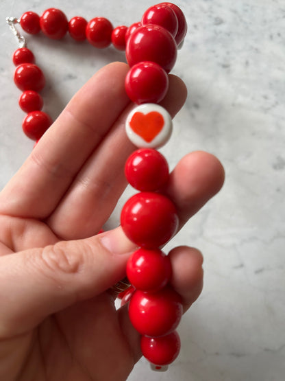 Maxi collar rojo con corazones y broche de plata – Rojo Amor – Ana Diseño (foto 4)