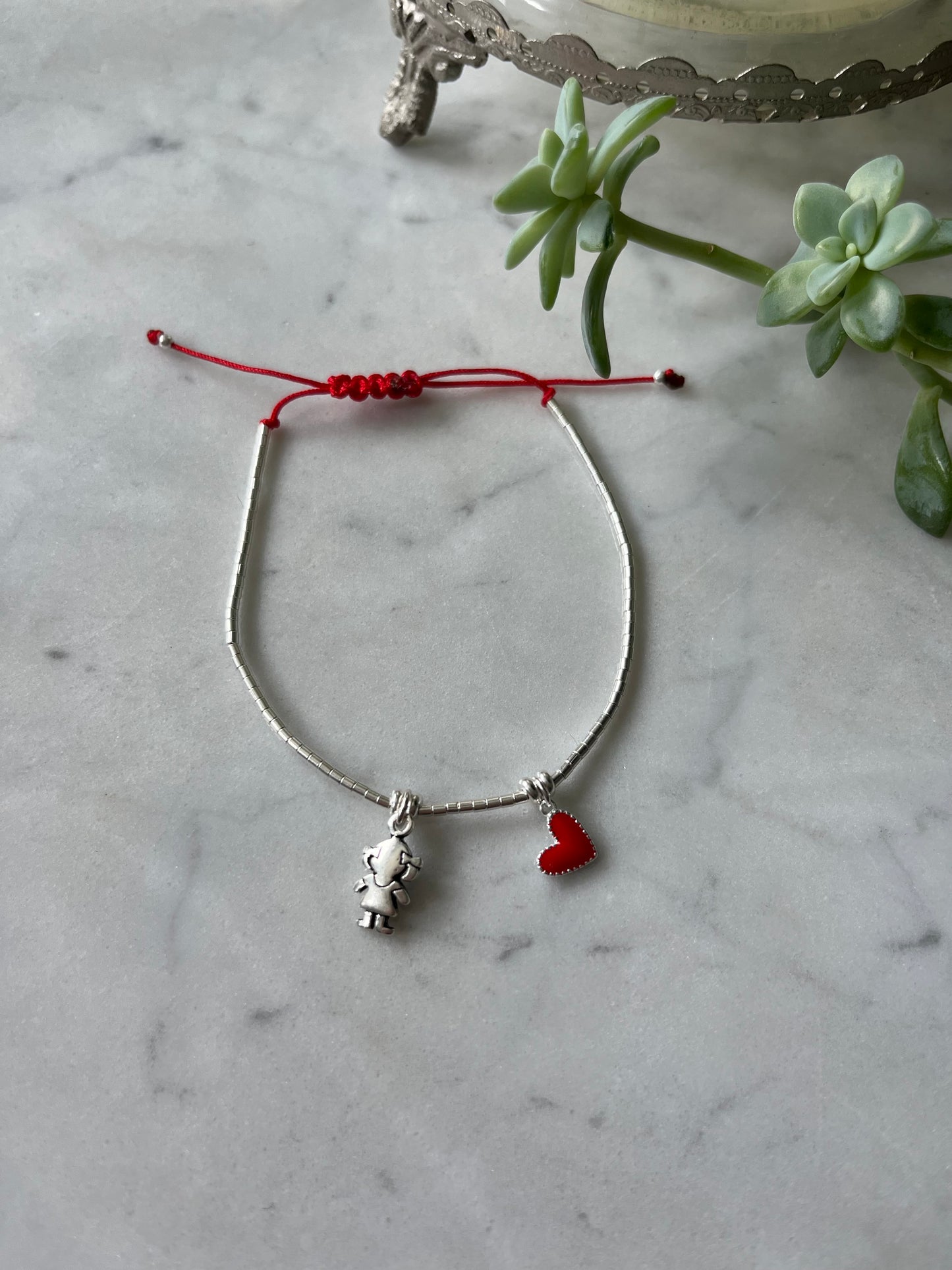 Pulsera Hilo Rojo Niña y Corazon