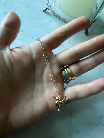 Cadena 39cm baño de oro con colibrí