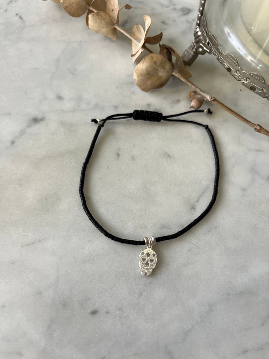 🖤 Pulsera calavera de plata en  hilo negro