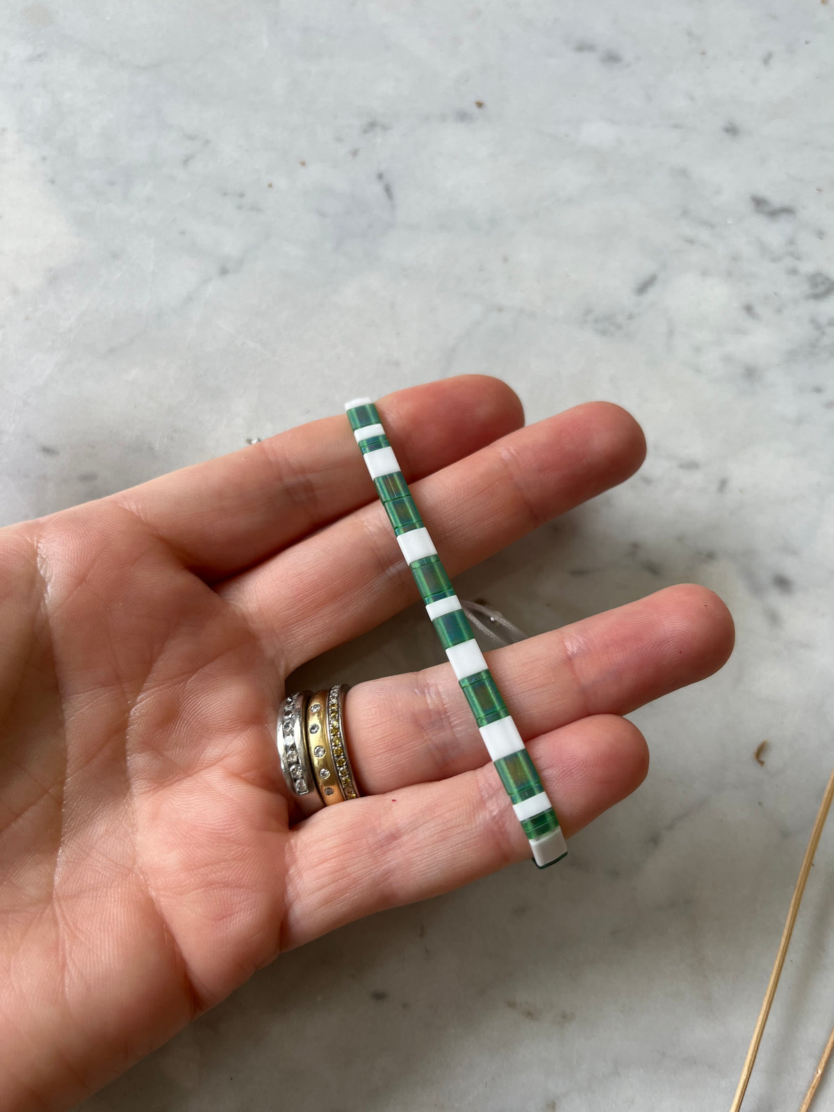 Pulsera cristales japoneses inspirada en Santiago Wanderers – Ana Diseño (foto 2)