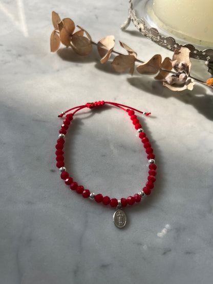Pulsera de protección hilo rojo, con cristales rojos, detalles de plata y San Expedito, ajustable de 15cm a 20cm