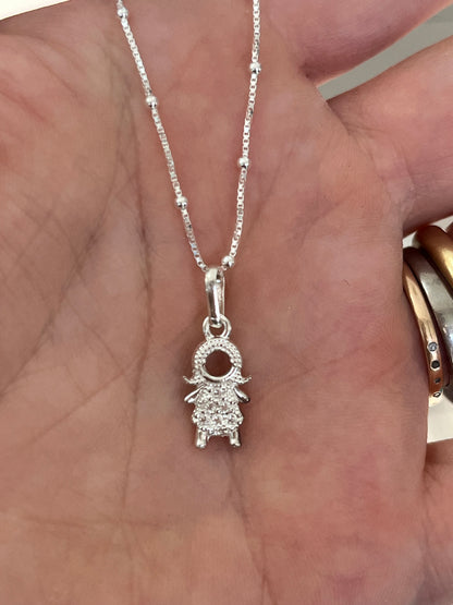Niña de plata con circones (sin cadena)