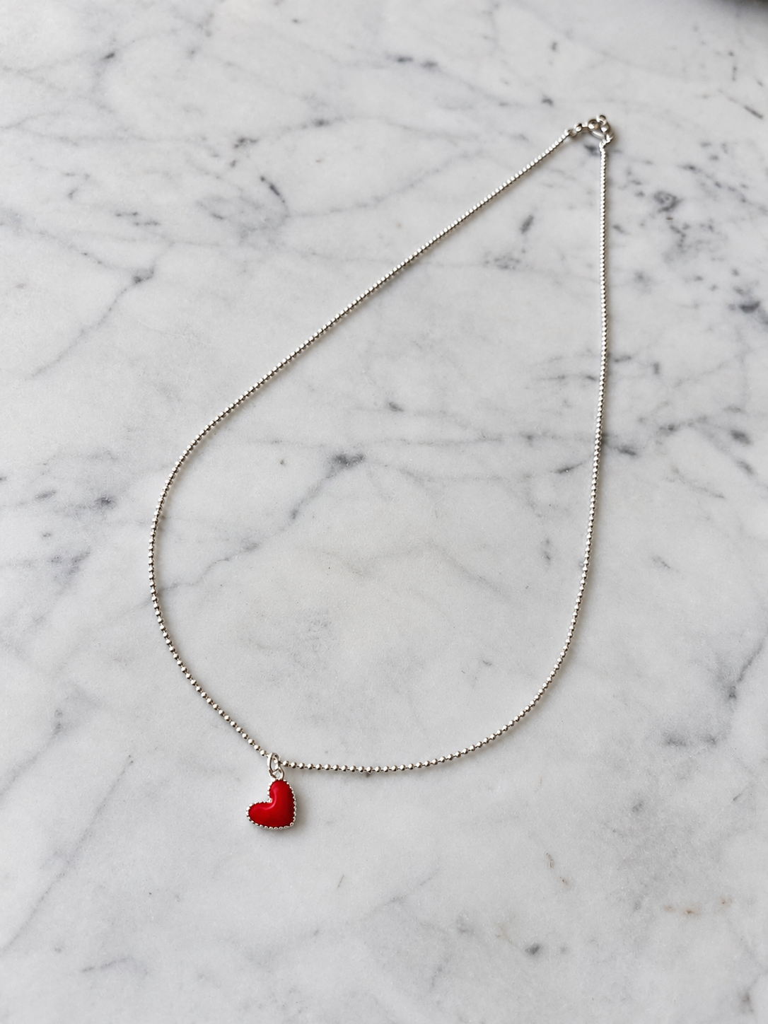 Cadena de plata 40 cm con corazón rojo – Ana Diseño