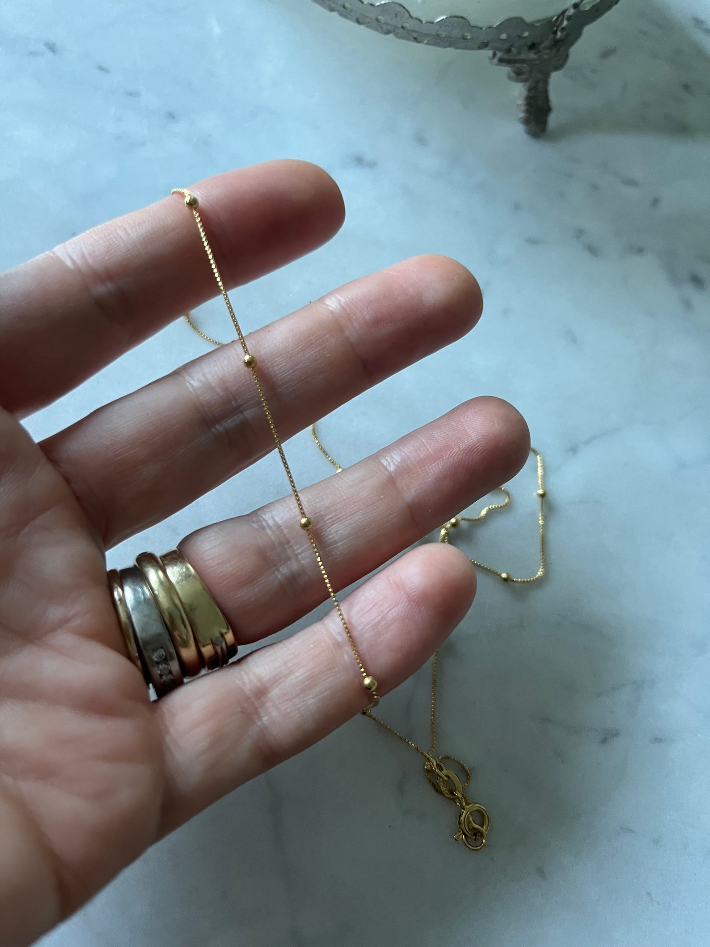 Cadena veneciana y bolitas