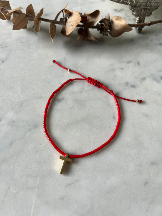 Pulsera hilo rojo con cristales rojos  y cruz en baño de oro, ajustable de 15cm a 20cm